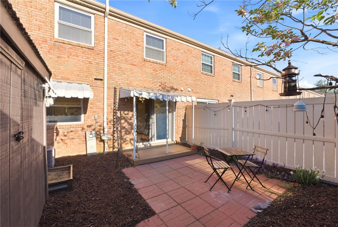 1414 Crown Point Court