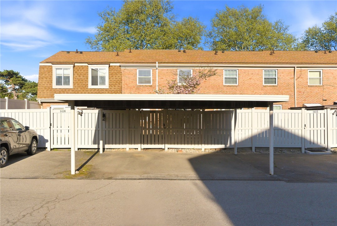 1414 Crown Point Court