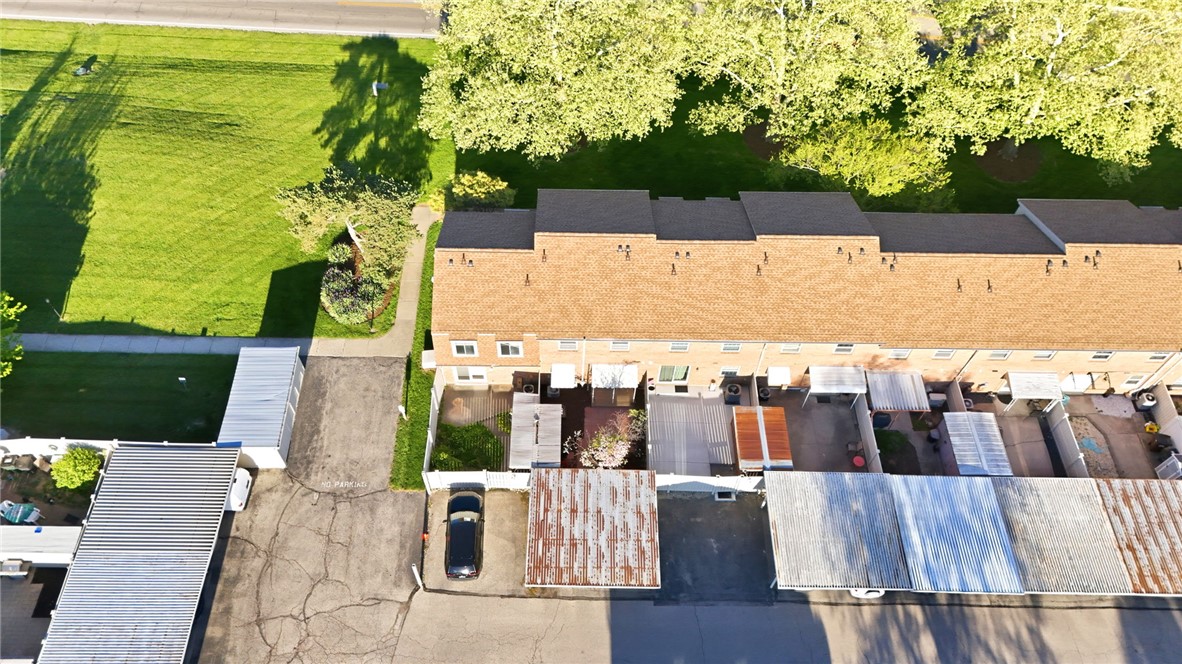 1414 Crown Point Court