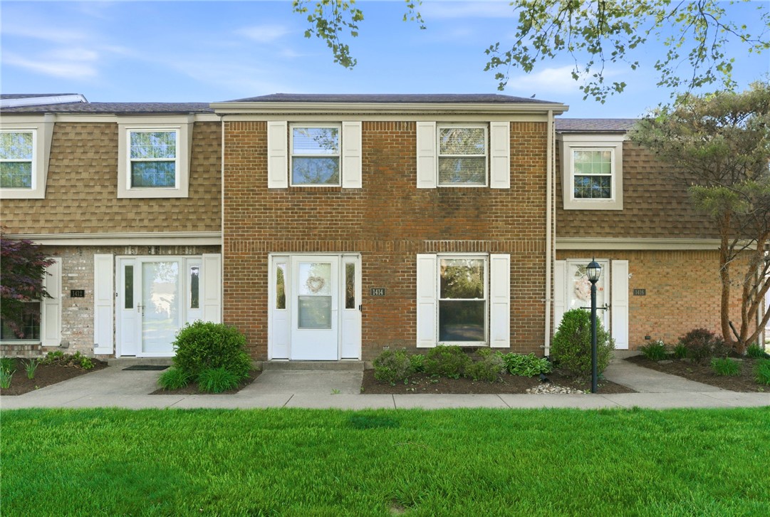 1414 Crown Point Court