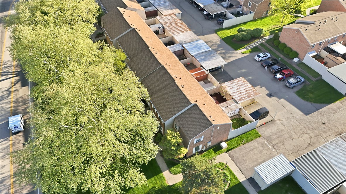 1414 Crown Point Court