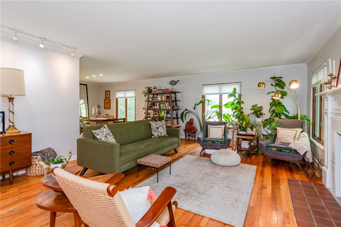 84 Thruston Boulevard