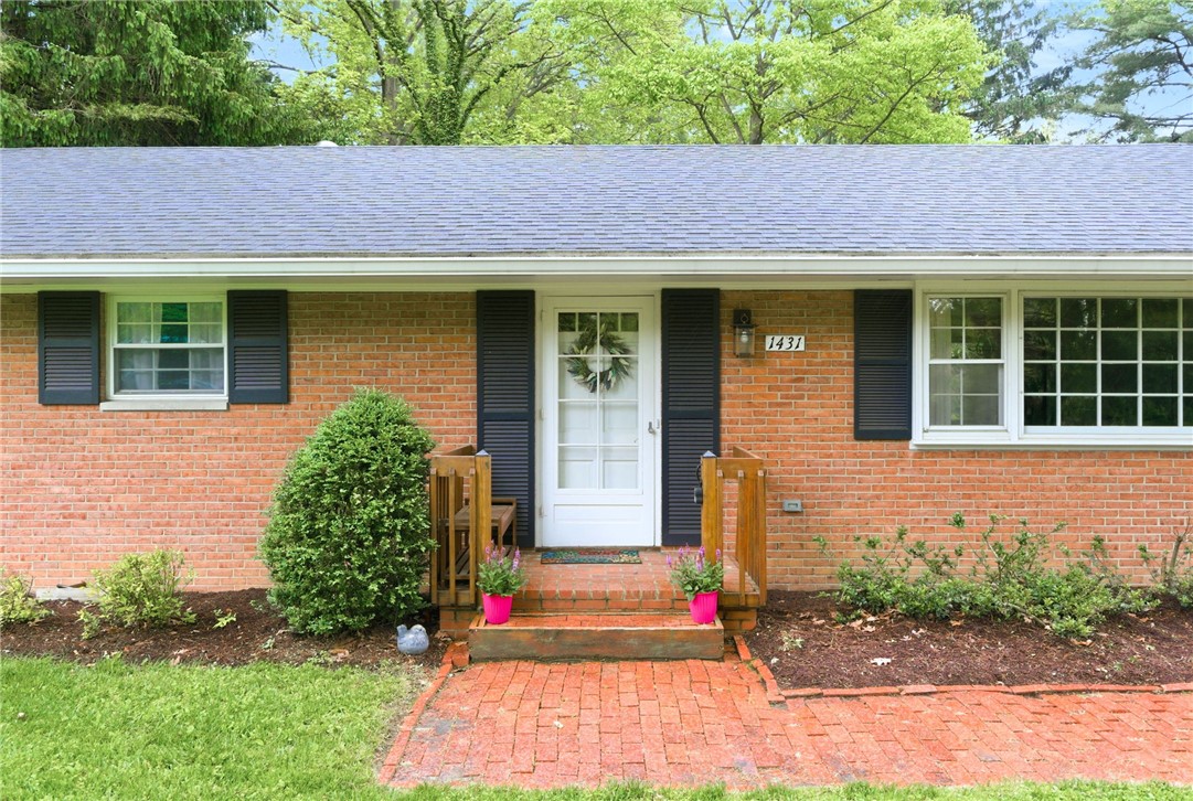 1431 Meadow Lane
