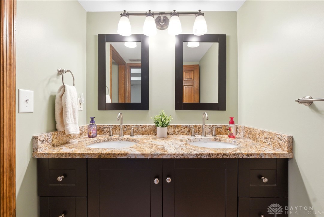 6391 Shadow Lake Trail