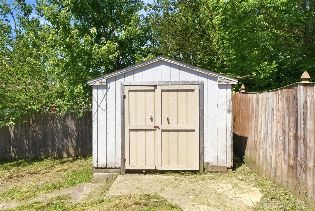 1556 Larchwood Drive
