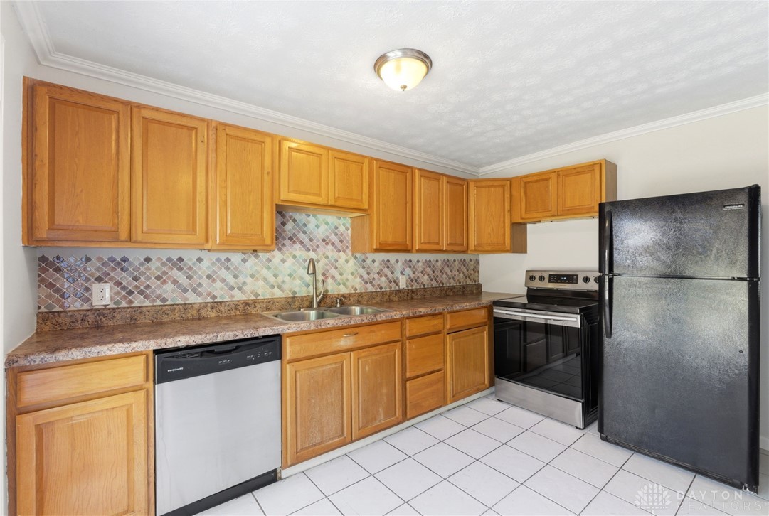 1556 Larchwood Drive