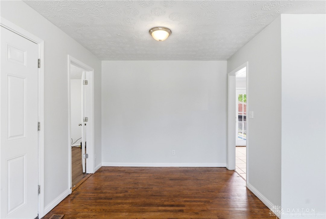 1556 Larchwood Drive