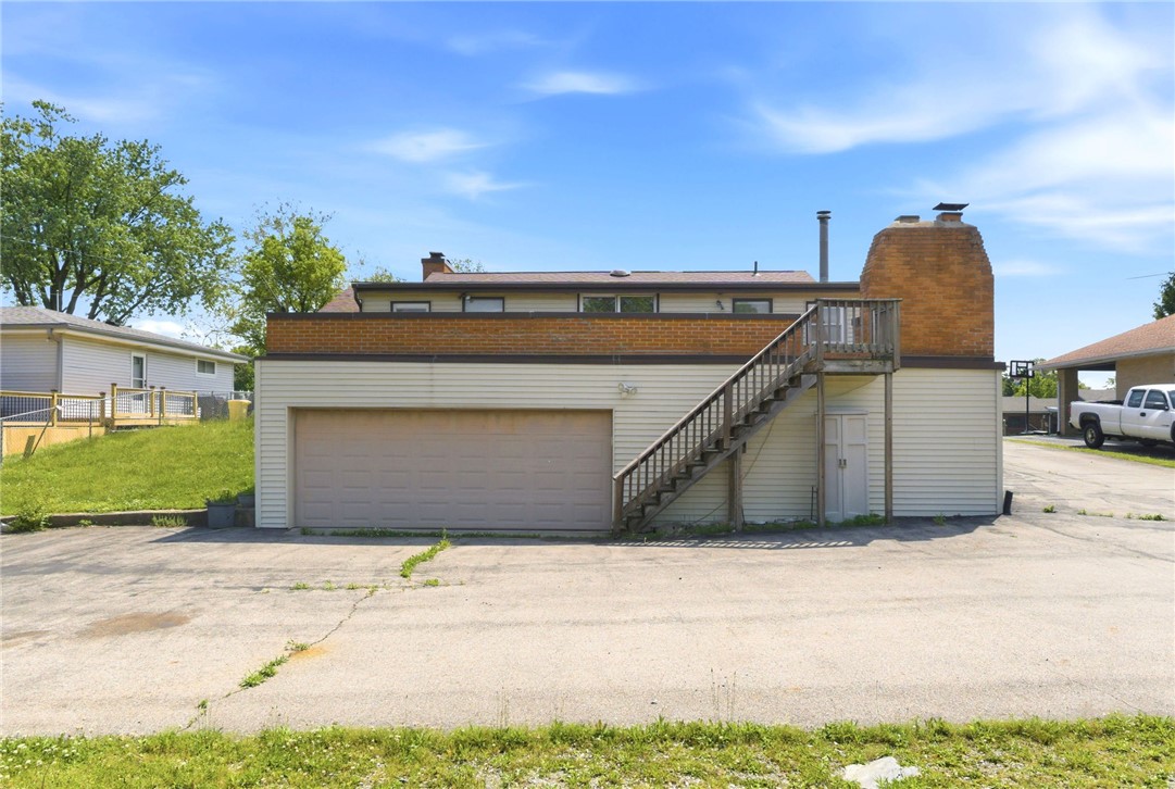 1961 N Longview Street