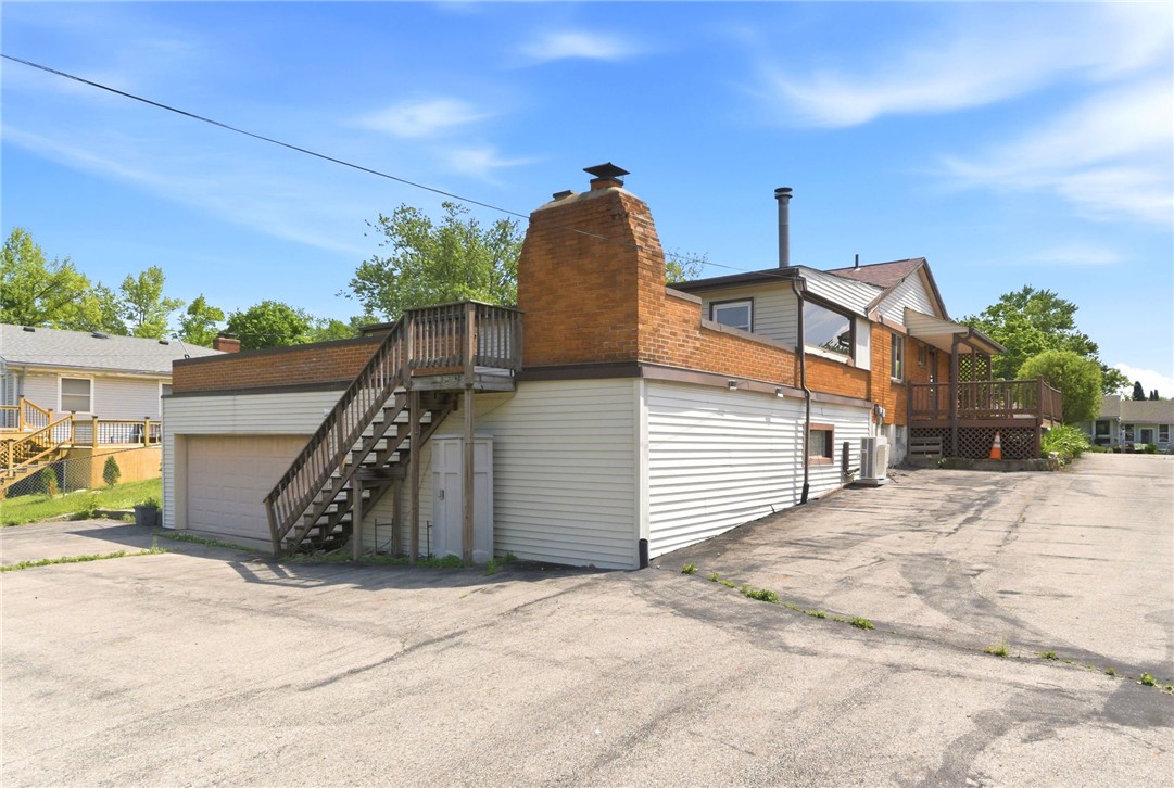 1961 N Longview Street