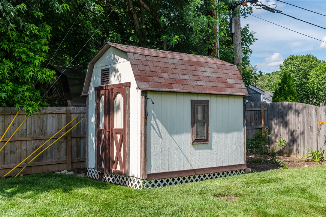 77 Lammers Avenue