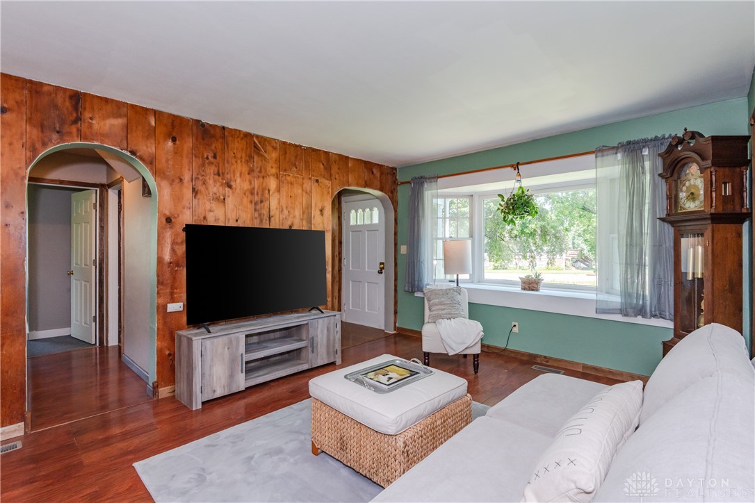 945 S Linden Avenue