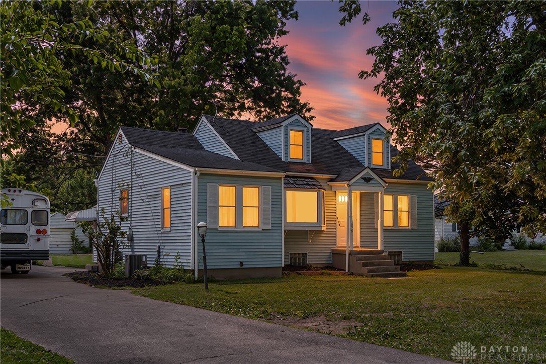 945 S Linden Avenue
