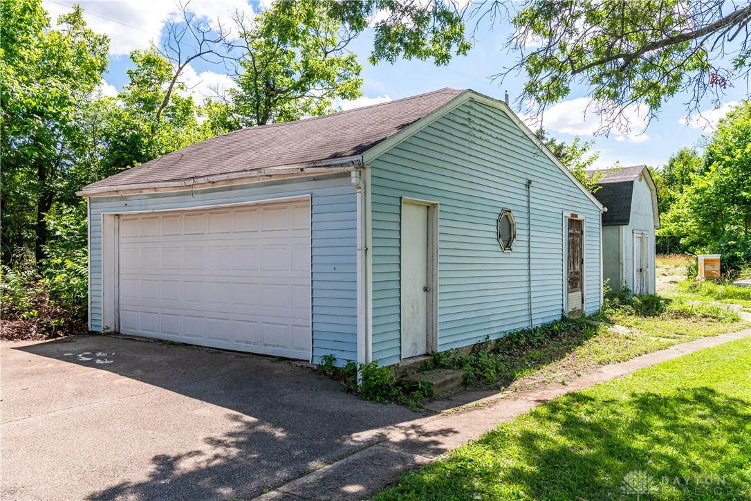 945 S Linden Avenue