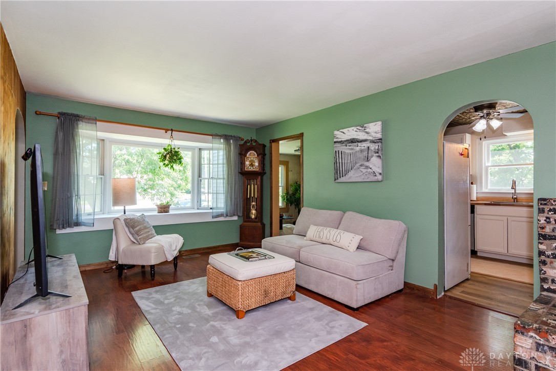 945 S Linden Avenue