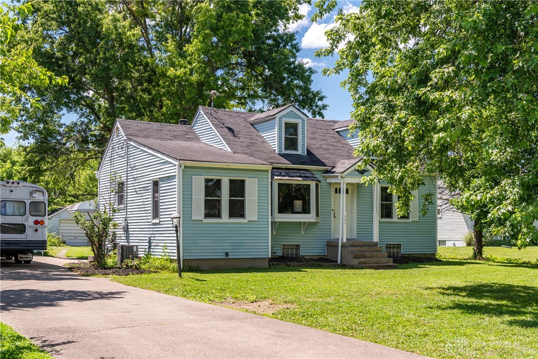 945 S Linden Avenue