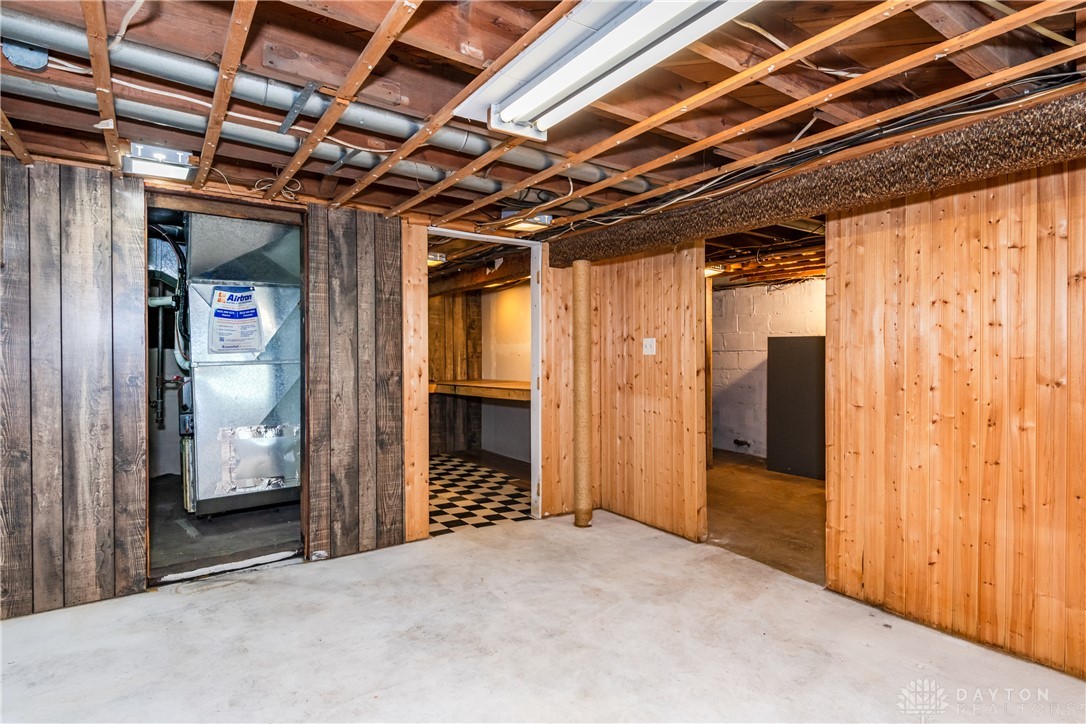 945 S Linden Avenue