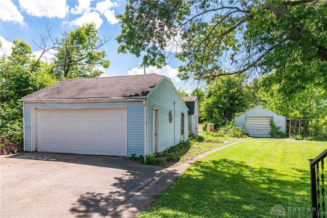 945 S Linden Avenue