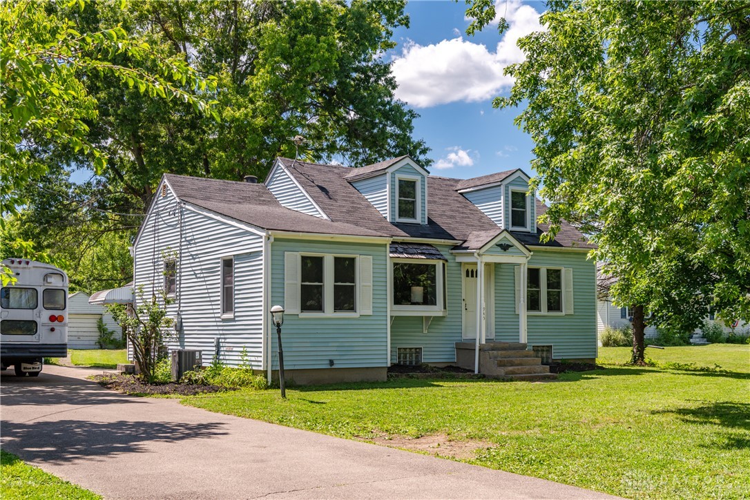 945 S Linden Avenue