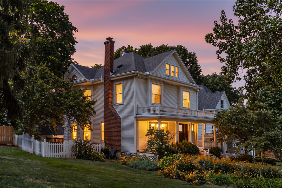305 Oakwood Avenue