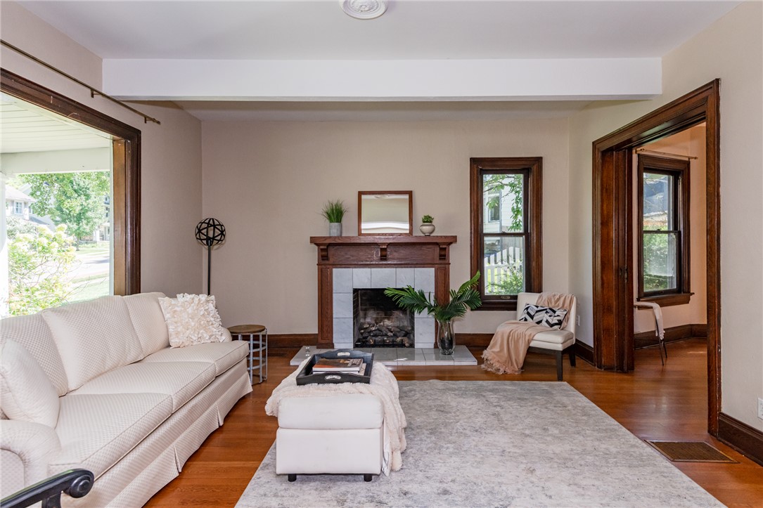 305 Oakwood Avenue