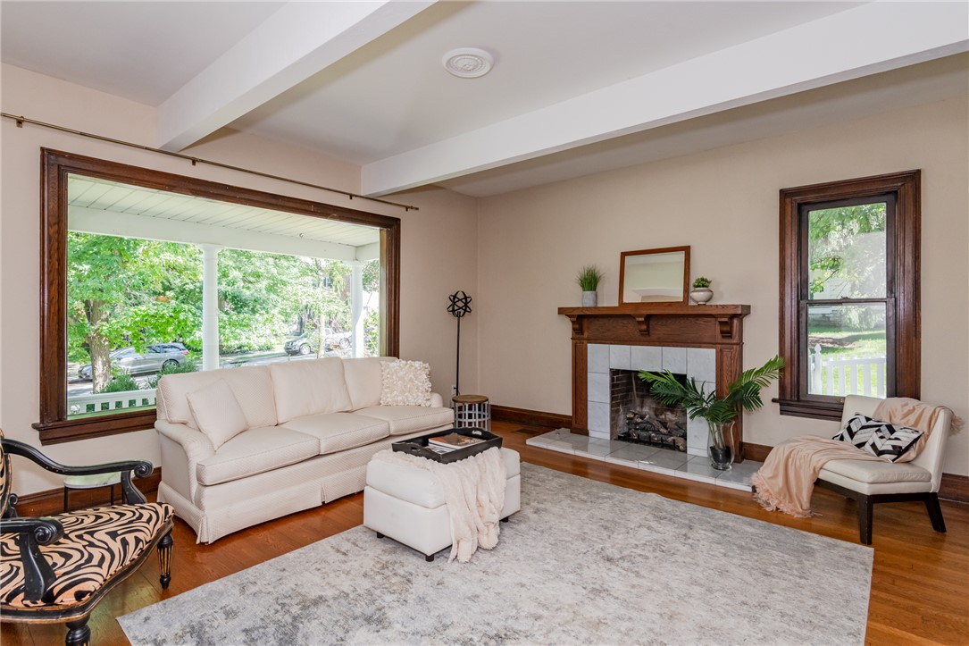 305 Oakwood Avenue