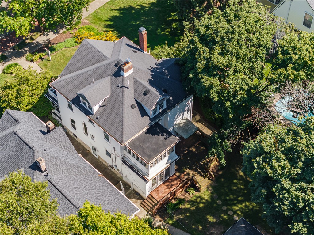 305 Oakwood Avenue