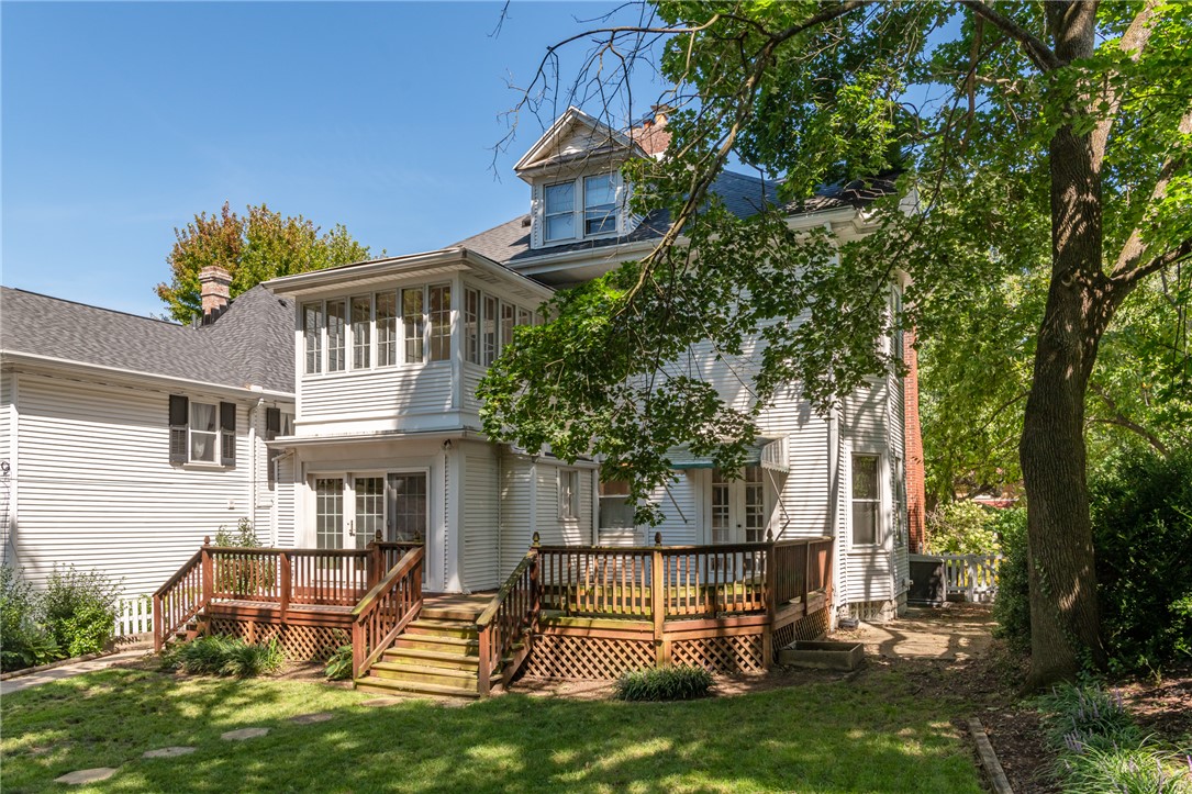 305 Oakwood Avenue