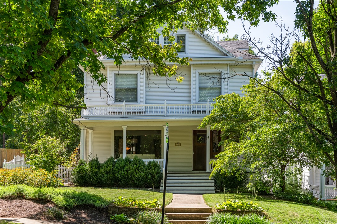 305 Oakwood Avenue