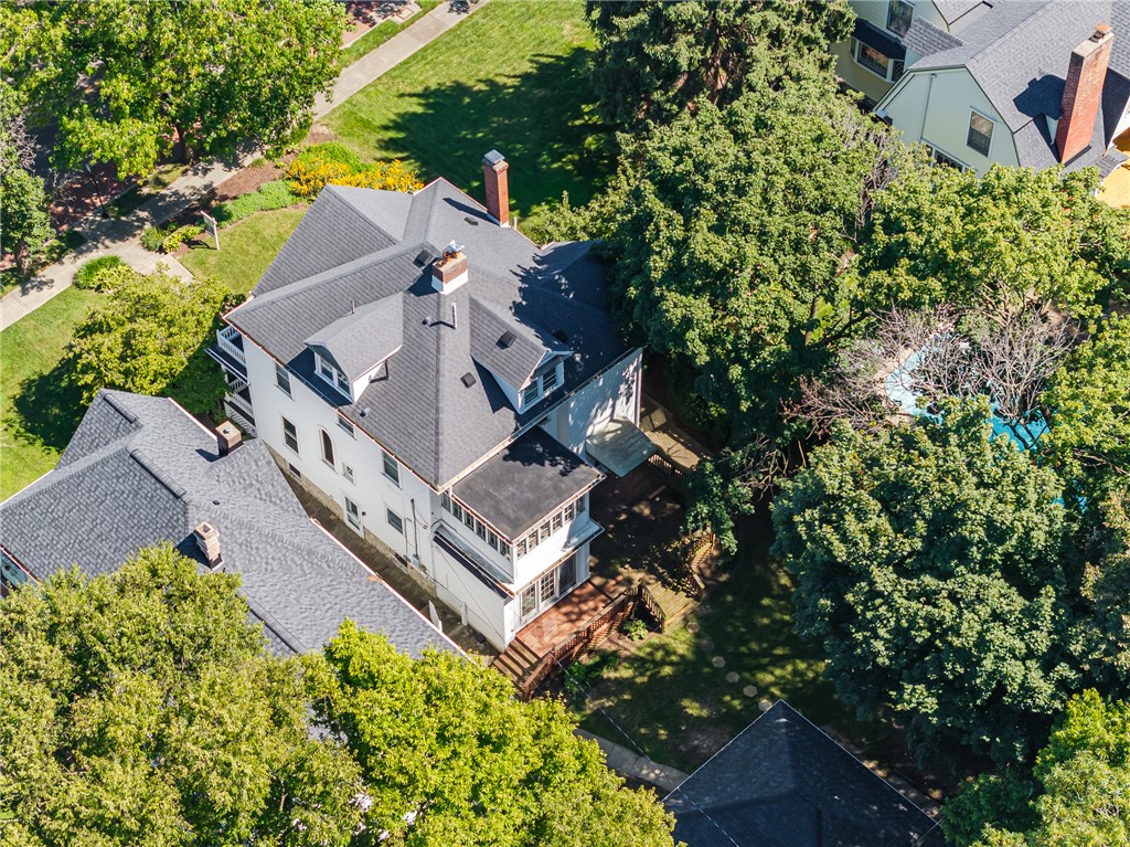 305 Oakwood Avenue