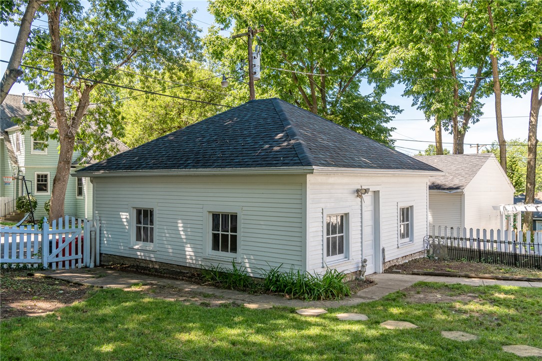 305 Oakwood Avenue