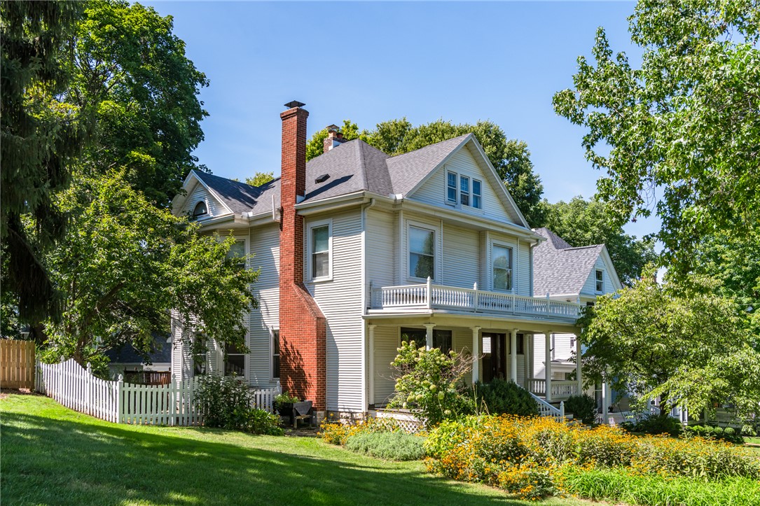 305 Oakwood Avenue