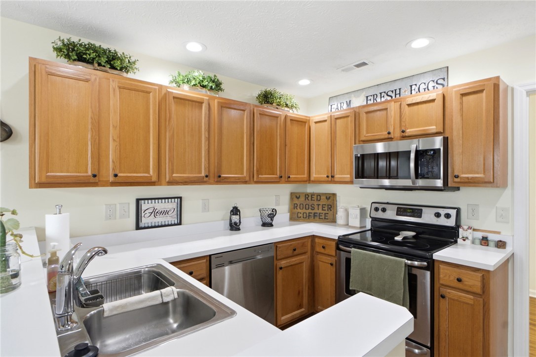 275 Broadleaf Circle