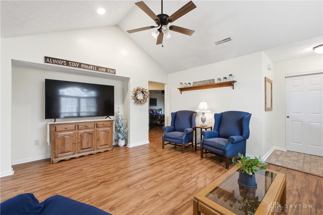 275 Broadleaf Circle
