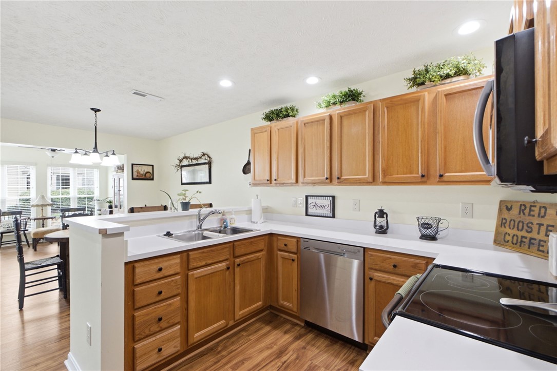 275 Broadleaf Circle