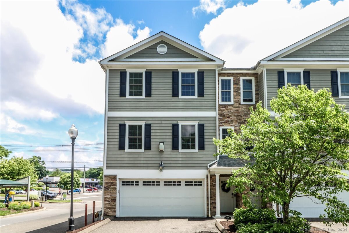 53 Grassy Plain Street APT A4