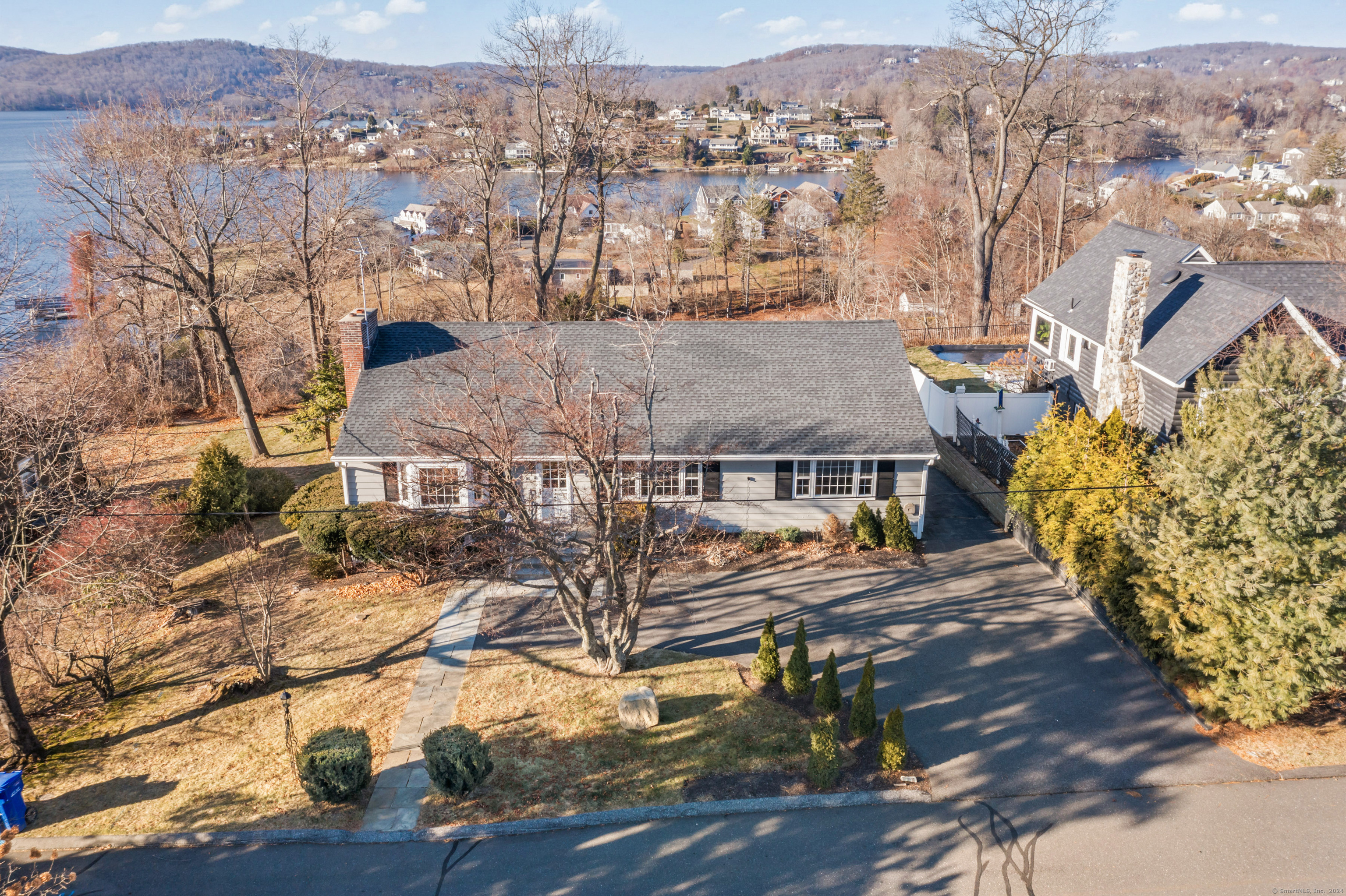 16 Candlewood Acres Road