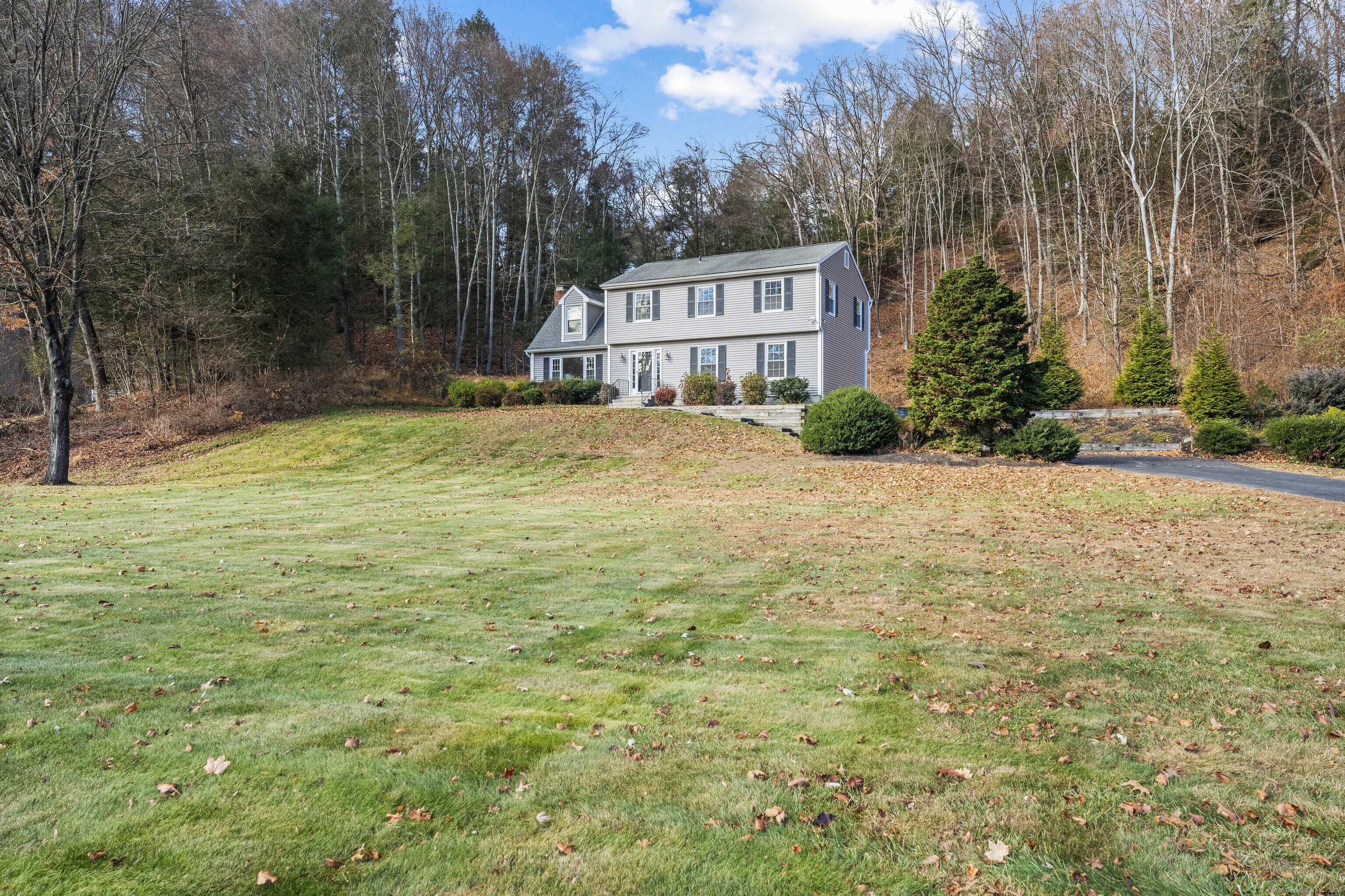 8 River Edge Drive