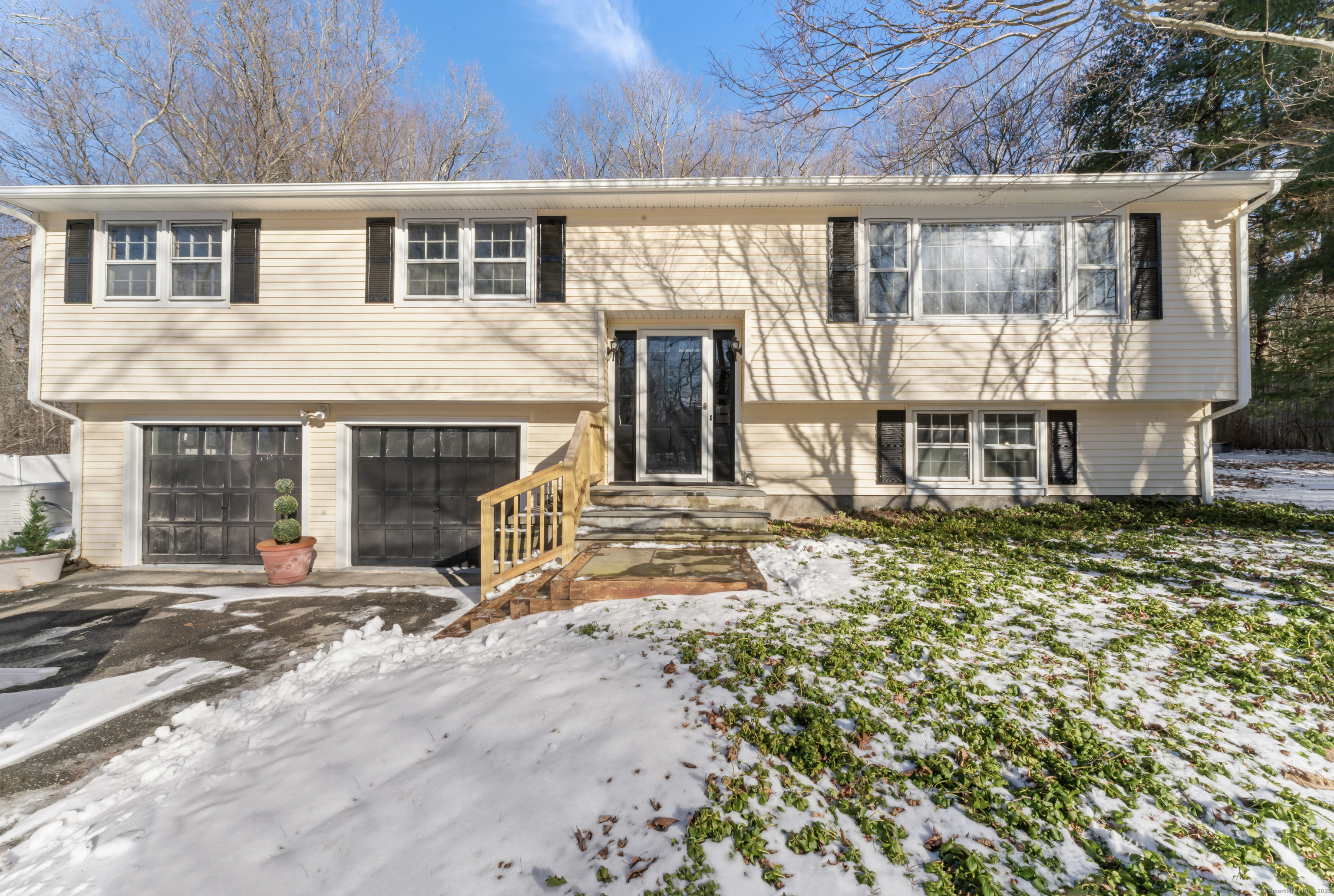 8 Fox Run Lane South