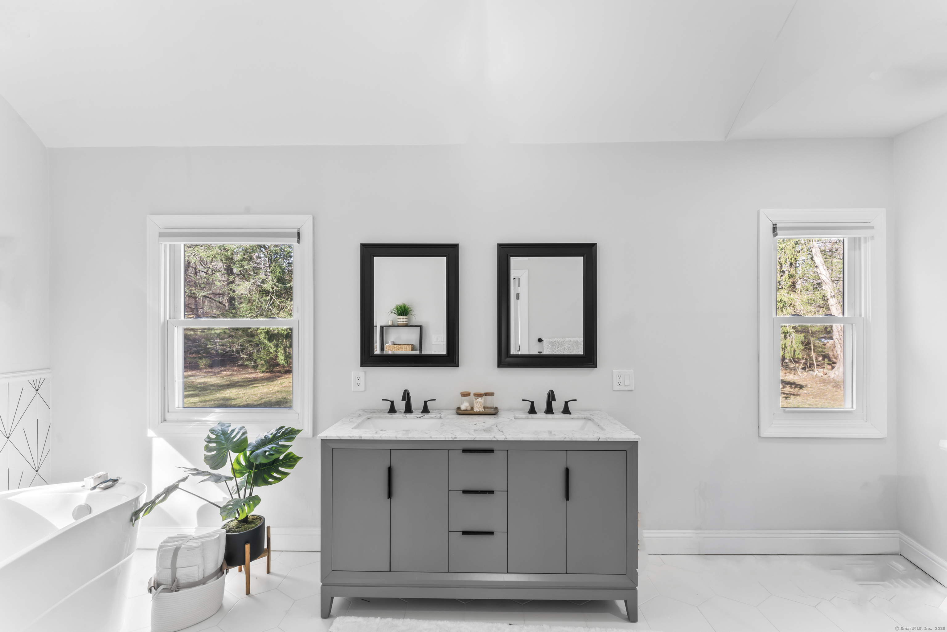 52 Flat Swamp Road