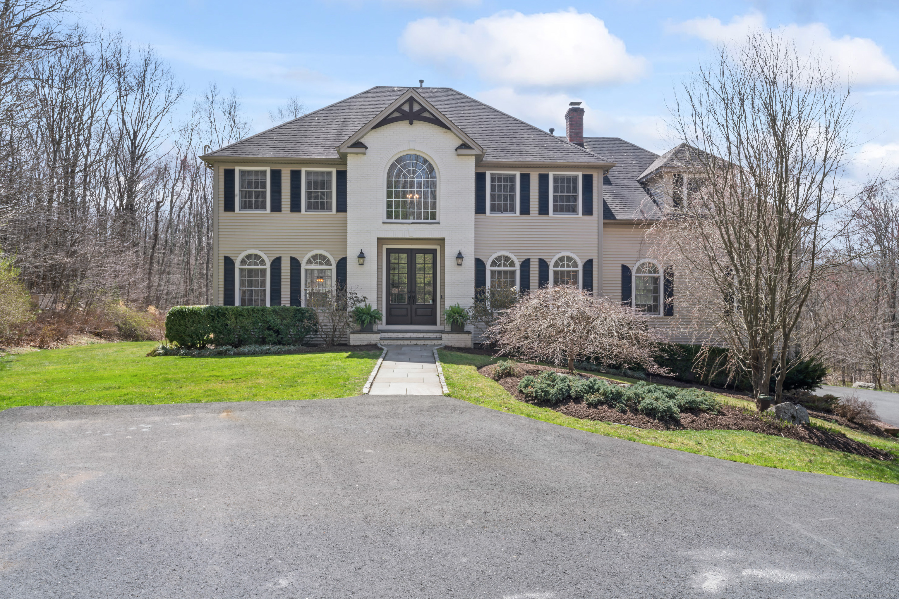 9 Bridle Path Trail