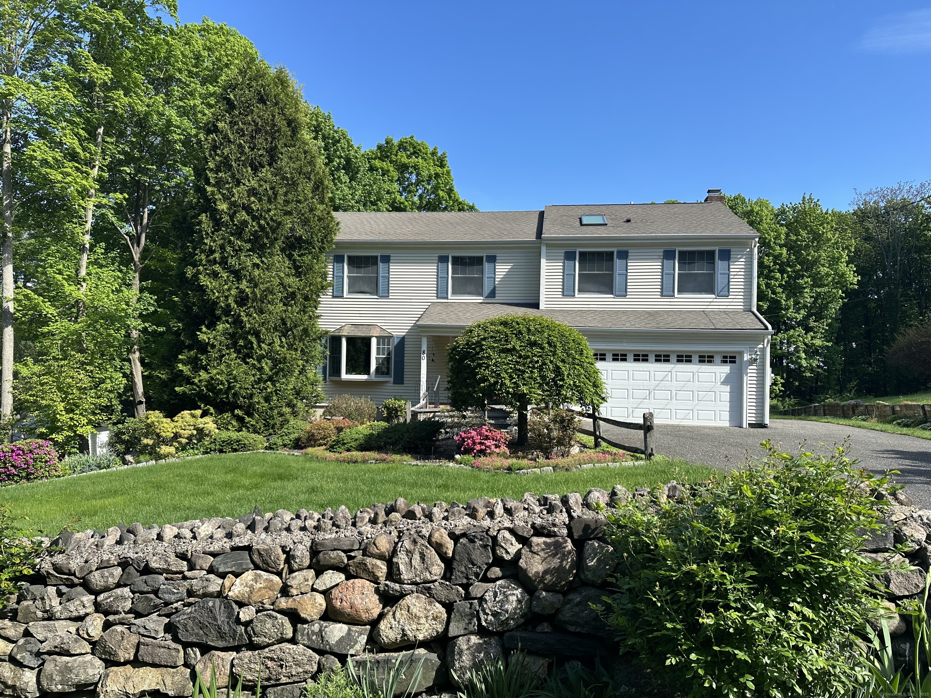 80 Hoyts Hill