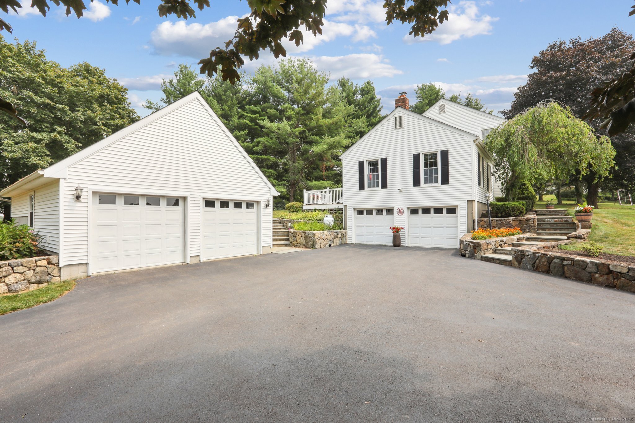 17 Hundred Acres Road