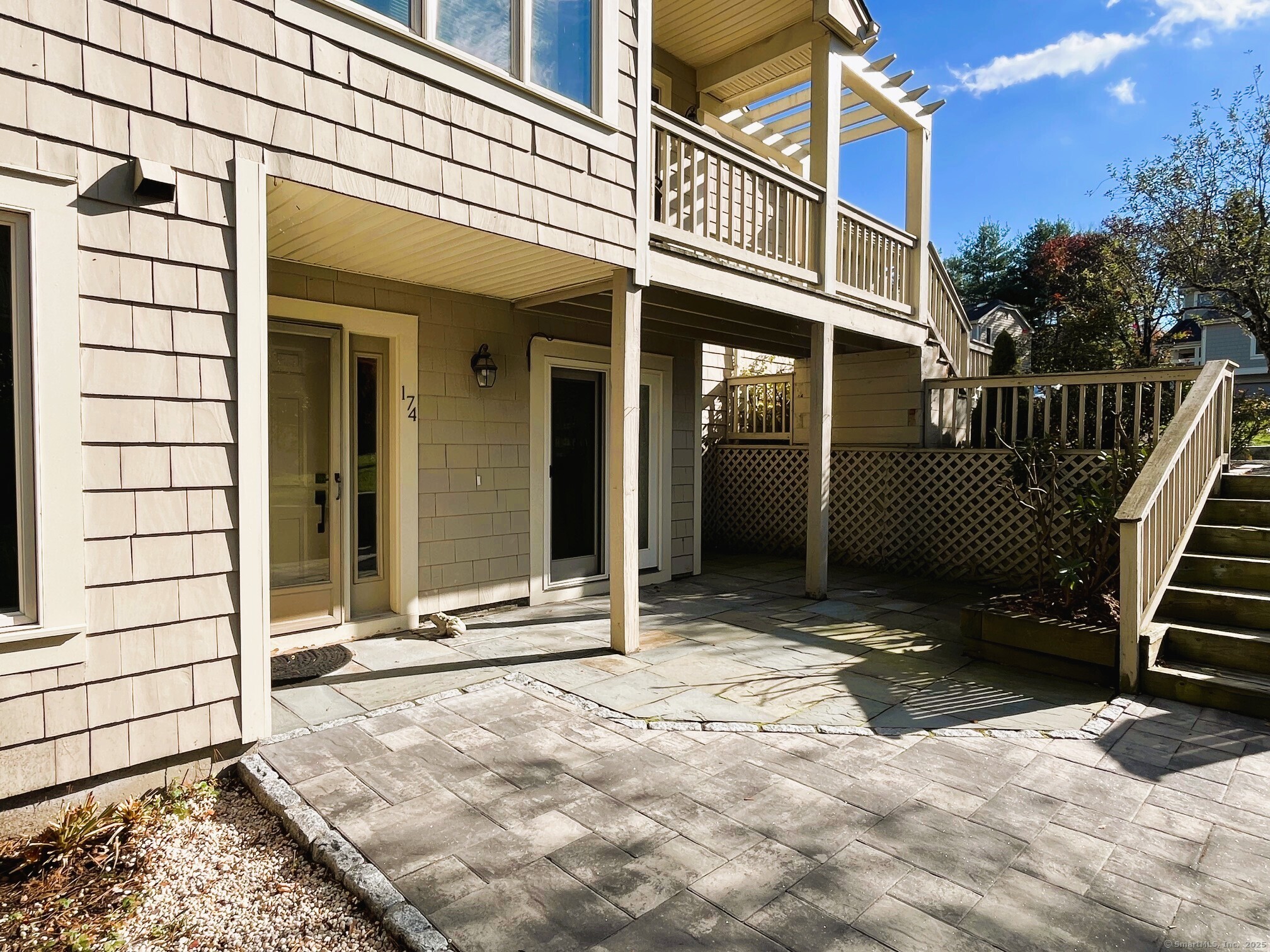 12 Boulevard Drive 32-174