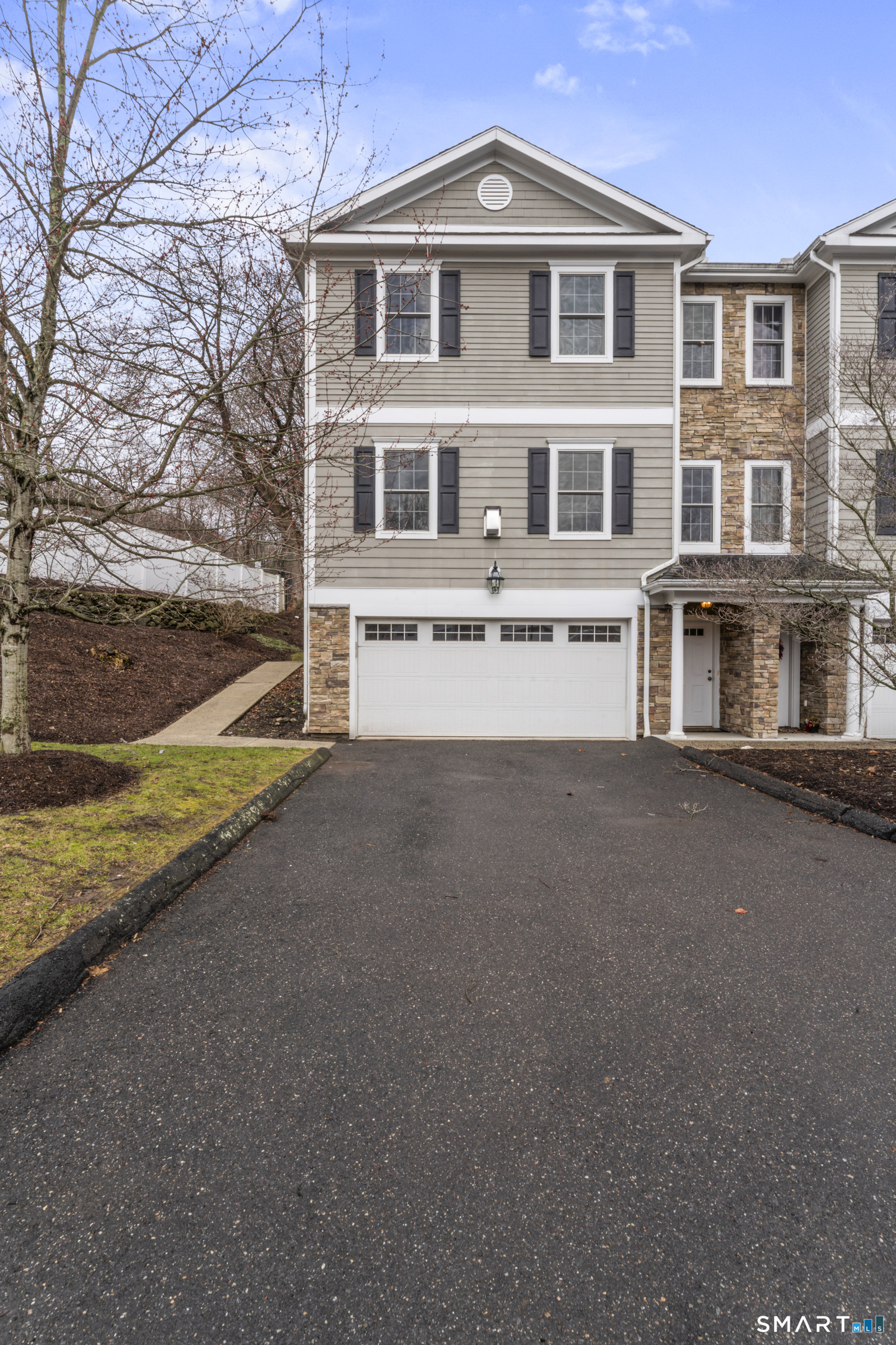 53 Grassy Plain Street APT B5