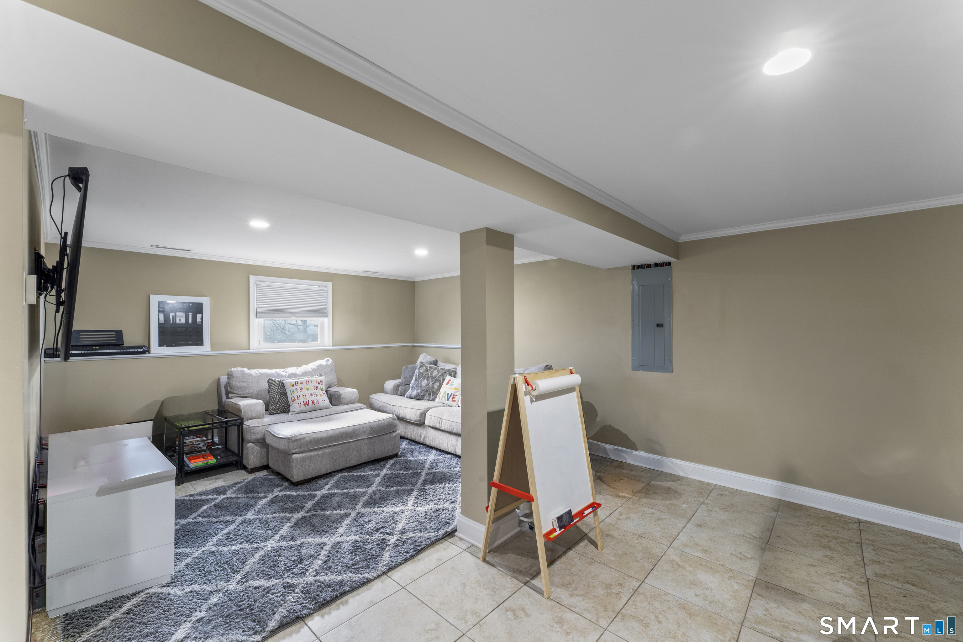 16 Curtis Avenue