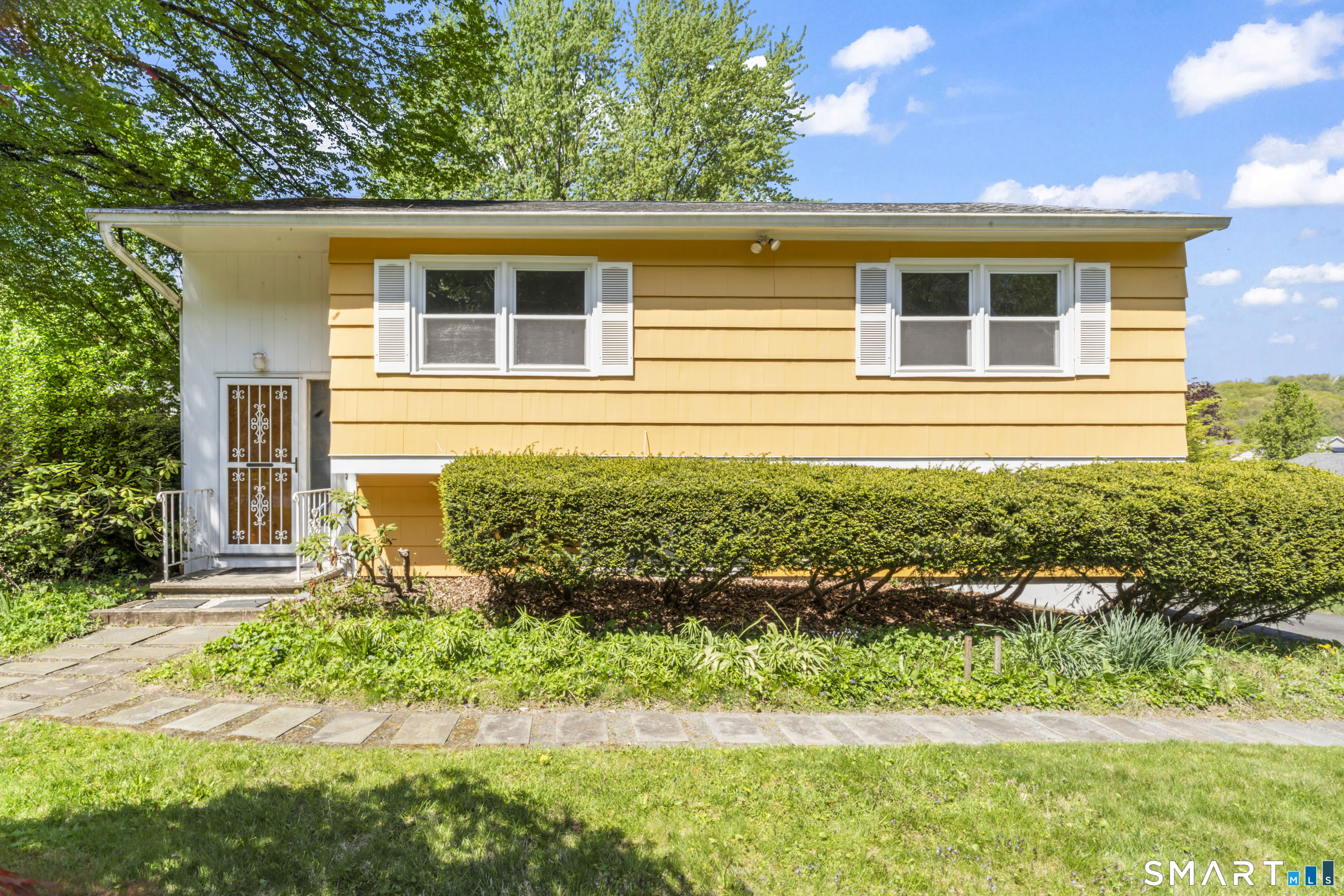 10 Brookwood Drive