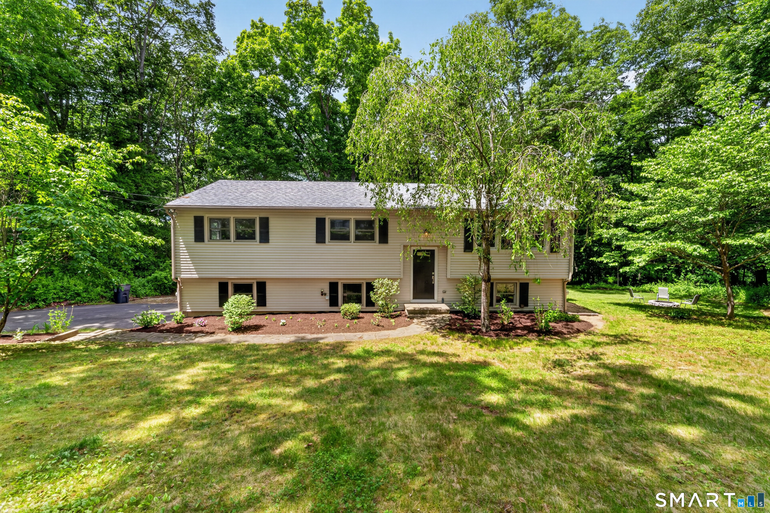 14 Deerfield Drive