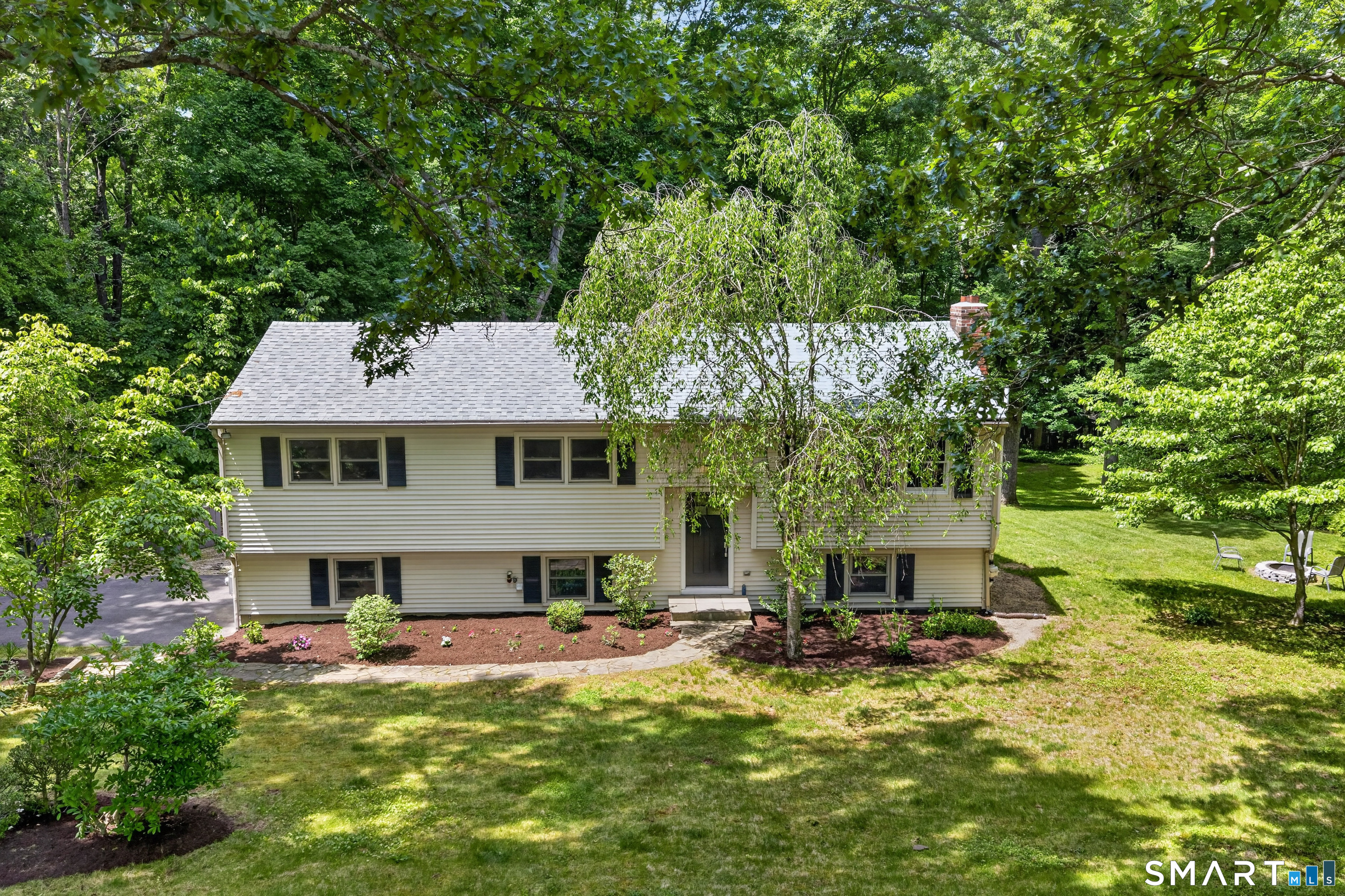 14 Deerfield Drive
