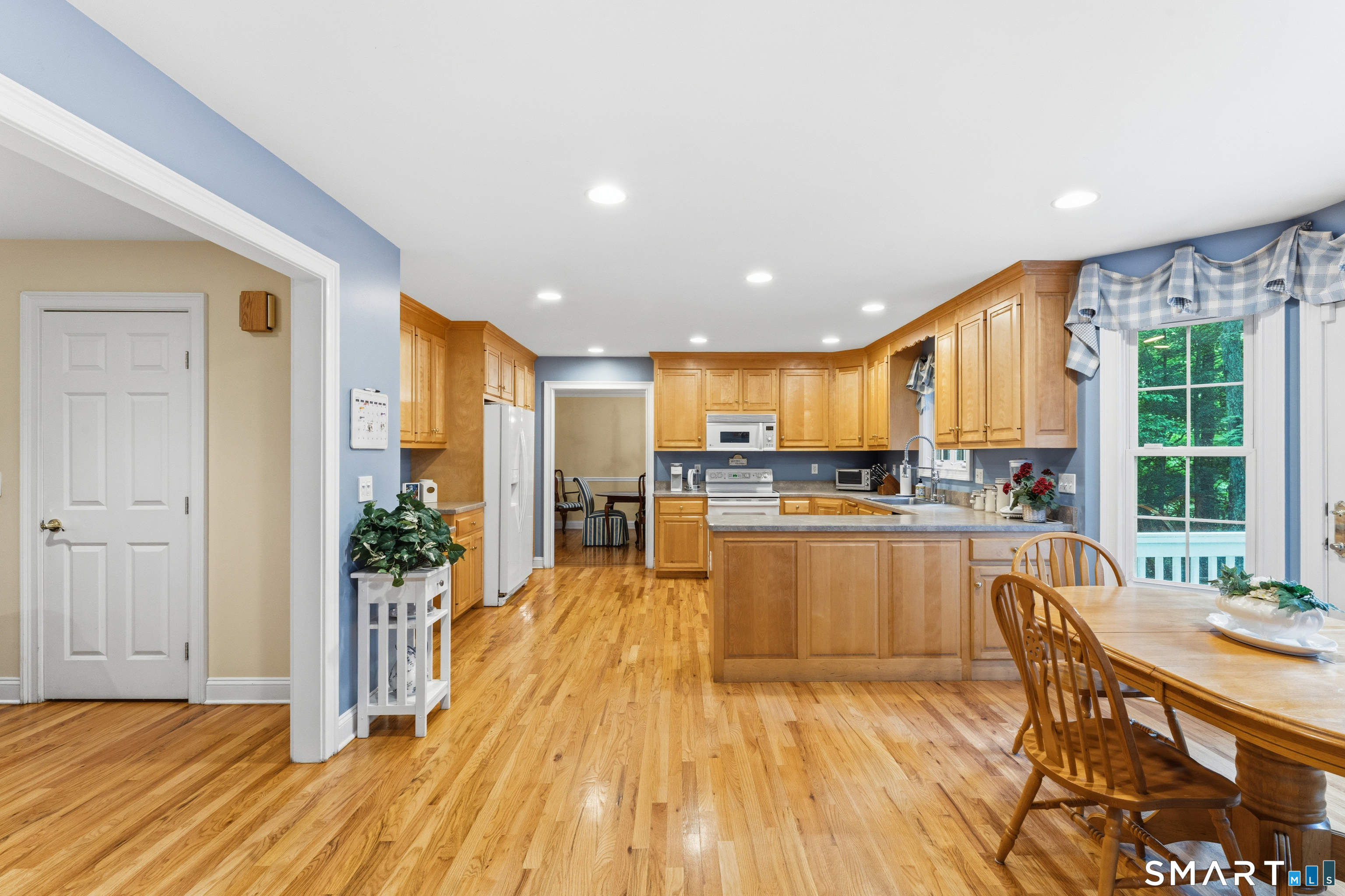 29 Narragansett Trail