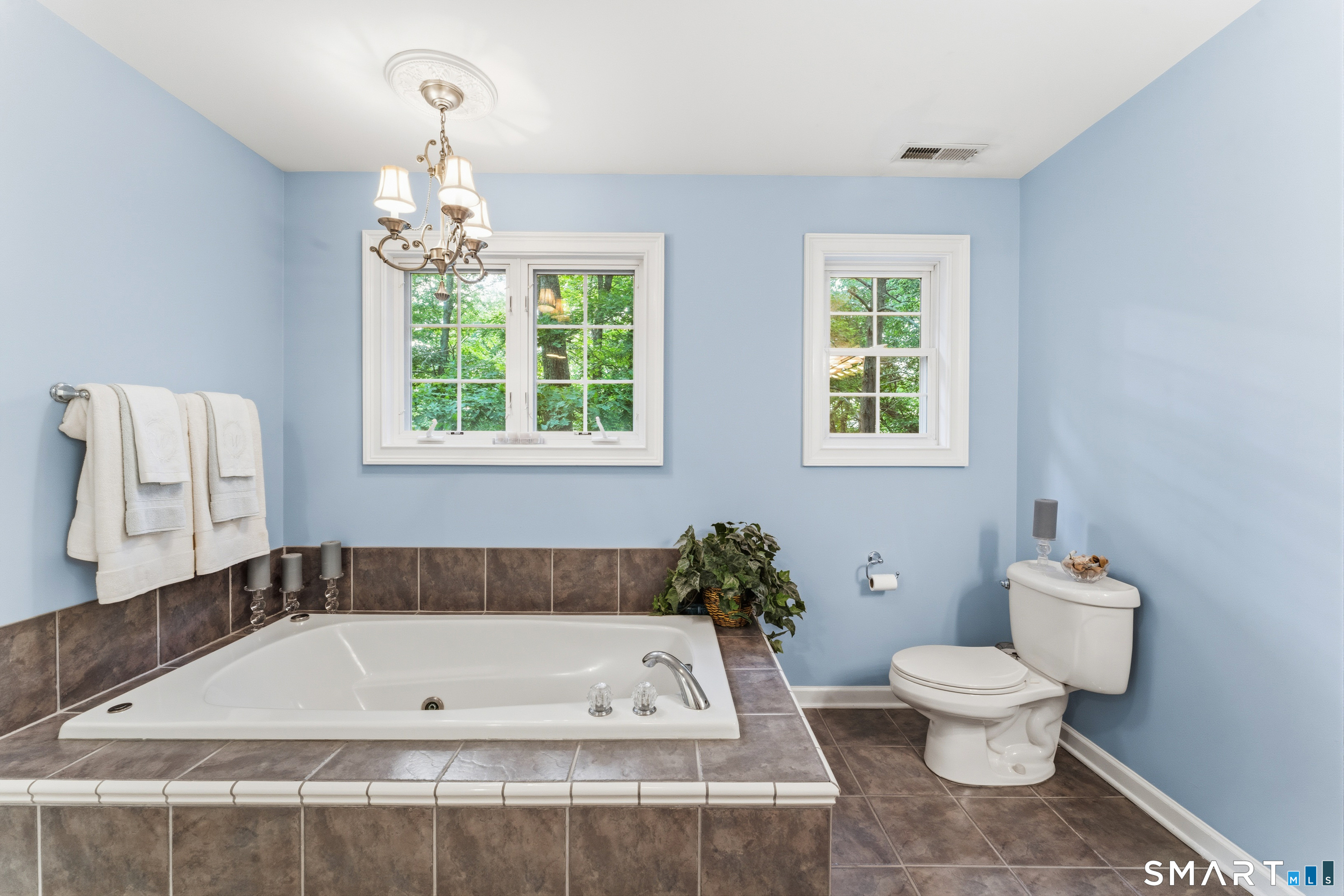 29 Narragansett Trail